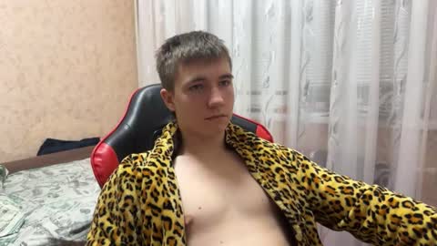 golden flash online show from November 2025 06:56:02 PM