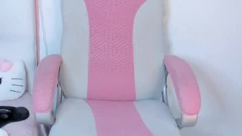 Snapshot of golden_issy chatting on June 2026 12:24:01 AM golden_issy online show from June 2026 12:24:01 AM