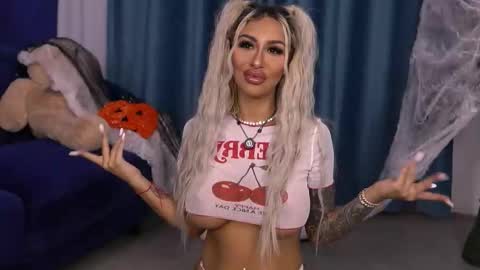 GoldenAmberX online show from October 2025 06:04:01 AM