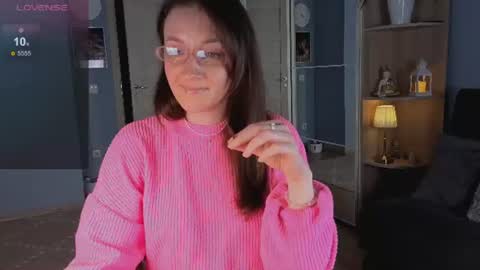 Snapshot of goldencrystaal chatting on June 2026 04:44:01 PM GoldenCrystal online show from June 2026 04:44:01 PM