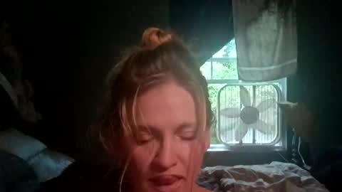 Snapshot of goldendoll1704 chatting on August 2026 11:07:02 PM goldendoll1704 online show from August 2026 11:07:02 PM