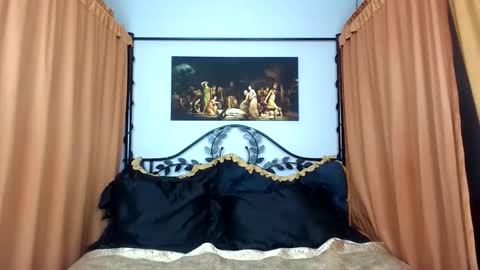 Golden Glimmer online show from June 2026 04:35:02 AM