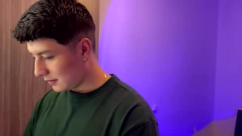 goldenknight33 online show from November 2025 04:17:02 PM