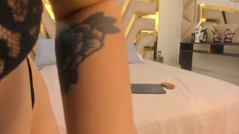 goldentemptation_ online show from April 2026 02:31:01 PM