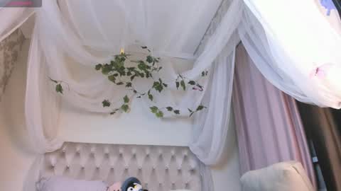 gongjulee online show from October 2025 12:30:02 AM