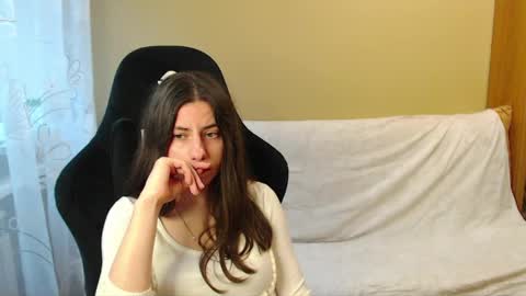 Elizabeth Effie online show from June 2026 04:35:01 PM
