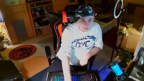 Snapshot of google5001 chatting on December 2025 06:24:02 PM google5001 online show from December 2025 06:24:02 PM