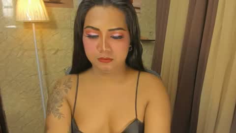 Snapshot of gorgeous_dark_luna chatting on July 2026 06:28:01 PM RIANA online show from July 2026 06:28:01 PM