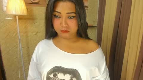 Snapshot of gorgeous_dark_luna chatting on July 2026 06:04:01 PM RIANA online show from July 2026 06:04:01 PM