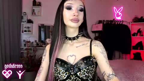    online show from April 2026 03:15:01 AM