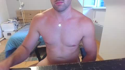 goura2000 online show from August 2026 07:28:01 PM