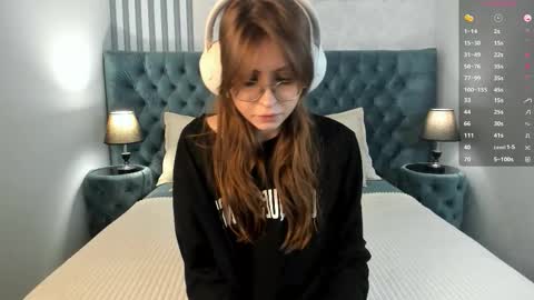 Grace online show from November 2025 08:01:01 PM