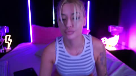 Snapshot of gracehotdavies chatting on January 2025 08:58:01 PM Grace online show from January 2025 08:58:01 PM