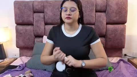 Snapshot of gracethornton chatting on July 2026 12:07:01 PM grace online show from July 2026 12:07:01 PM
