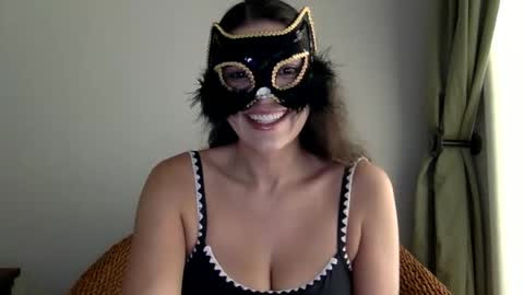 Clara online show from December 2025 09:09:02 PM