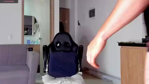 Juan online show from February 2025 03:33:01 AM