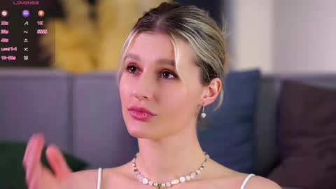 Kelly online show from April 2026 02:14:02 PM