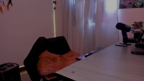 Snapshot of greenwine_gh chatting on November 2025 09:15:01 PM Medussa online show from November 2025 09:15:01 PM