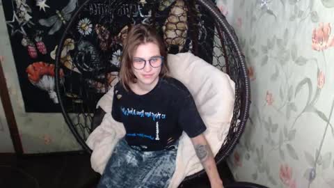 Lina online show from September 2025 01:35:01 PM