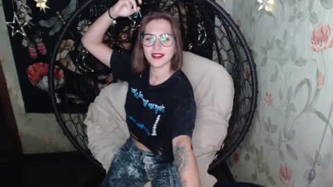 Lina online show from September 2025 12:06:01 PM