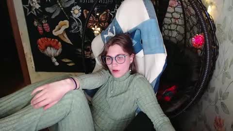 Snapshot of greenwitch9 chatting on April 2026 05:30:01 PM Lina online show from April 2026 05:30:01 PM