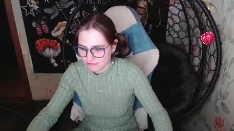 Snapshot of greenwitch9 chatting on May 2026 01:06:02 PM Lina online show from May 2026 01:06:02 PM