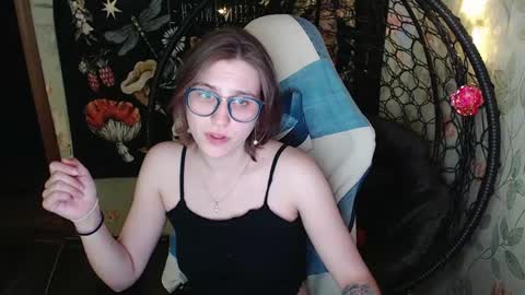 Snapshot of greenwitch9 chatting on May 2026 06:25:01 PM Lina online show from May 2026 06:25:01 PM