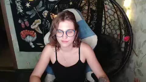 Snapshot of greenwitch9 chatting on July 2026 11:19:02 AM Lina online show from July 2026 11:19:02 AM
