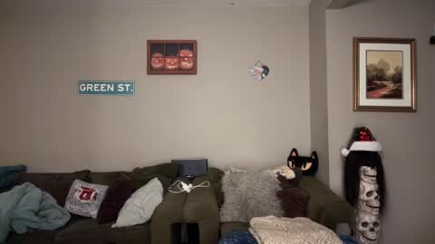 Snapshot of greenxxxqueen chatting on December 2024 04:33:02 AM SexQueen Nikki online show from December 2024 04:33:02 AM