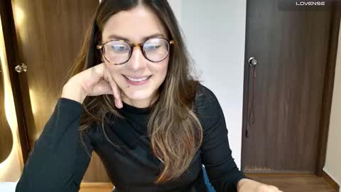 Snapshot of greta_miss chatting on November 2025 09:48:01 PM Emmy online show from November 2025 09:48:01 PM