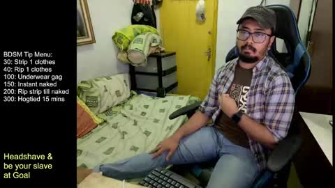 Snapshot of greybondage93 chatting on January 2025 05:53:01 PM Grey Hardy Slave online show from January 2025 05:53:01 PM