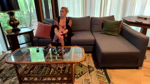 Snapshot of grownuptalk chatting on June 2026 03:45:02 PM Grown Up Talk online show from June 2026 03:45:02 PM