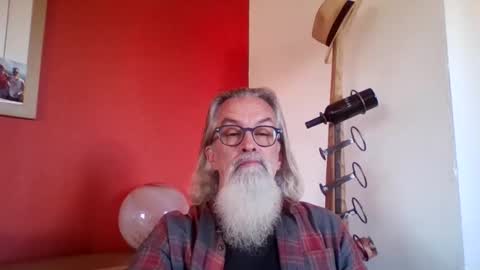 Snapshot of grybear60 chatting on October 2025 08:27:05 AM Grybear online show from October 2025 08:27:05 AM