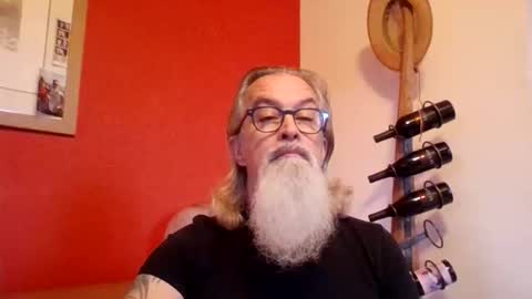 Snapshot of grybear60 chatting on January 2026 08:18:01 AM Grybear online show from January 2026 08:18:01 AM