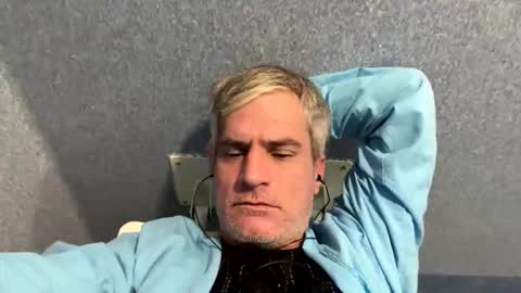 guardiannif_ online show from September 2025 01:35:02 PM