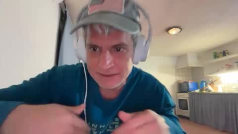 guardiannif_ online show from January 2026 09:07:02 PM