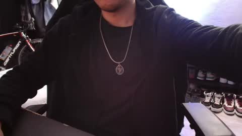 Snapshot of guayaco_ chatting on February 2025 12:48:02 PM Guayaco online show from February 2025 12:48:02 PM