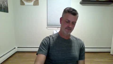 Snapshot of gudguy2025 chatting on October 2025 12:52:01 AM gudguy2025 online show from October 2025 12:52:01 AM