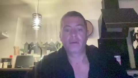 Snapshot of guil0 chatting on September 2025 07:31:01 AM guil0 online show from September 2025 07:31:01 AM