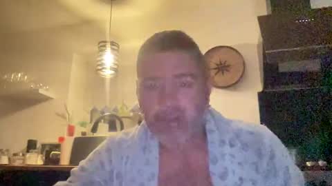 guil0 online show from October 2025 09:44:01 AM