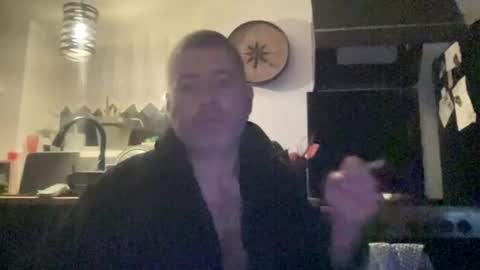 guil0 online show from November 2025 09:21:01 AM