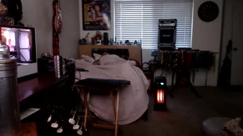 Mario online show from November 2025 03:25:02 PM