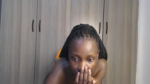 Miss Incredible online show from October 2025 12:19:01 AM