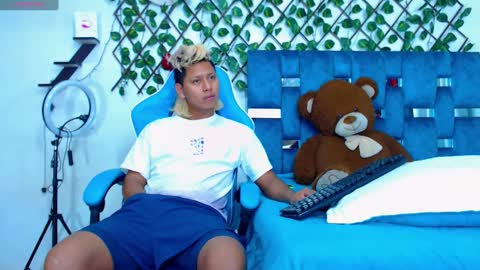 Snapshot of gurxxxt chatting on March 2025 03:37:02 PM Hakim online show from March 2025 03:37:02 PM