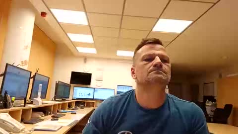 Snapshot of guschidick chatting on October 2025 06:22:02 AM guschidick online show from October 2025 06:22:02 AM