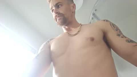 Snapshot of gusmuss chatting on February 2026 10:04:02 PM Jamie online show from February 2026 10:04:02 PM