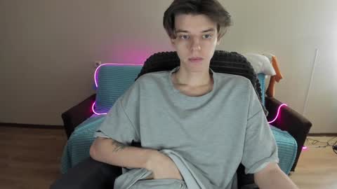 guy_liam1 online show from December 2024 08:23:02 AM