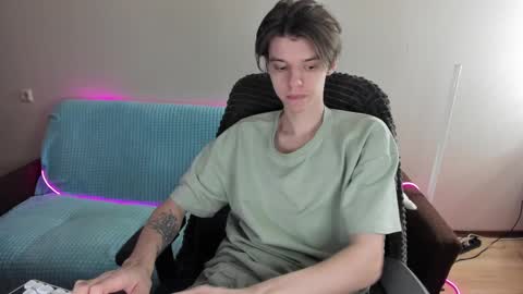 guy_liam1 online show from February 2025 02:43:01 PM