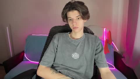 guy_liam1 online show from February 2025 01:38:01 PM