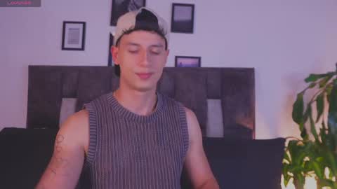Snapshot of guy_twinks chatting on May 2026 05:23:02 AM Gabriel online show from May 2026 05:23:02 AM